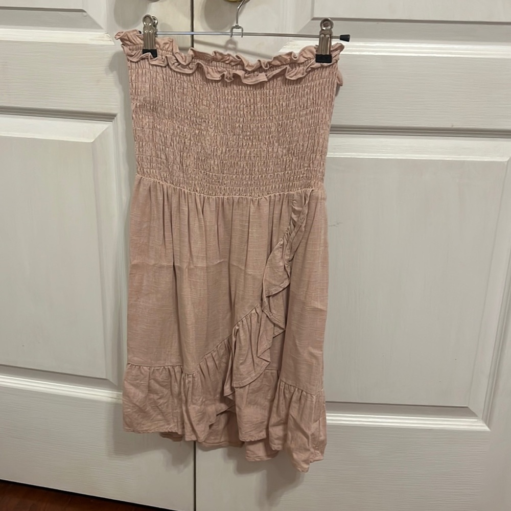 Size small Le Lis strapless smocked top dress